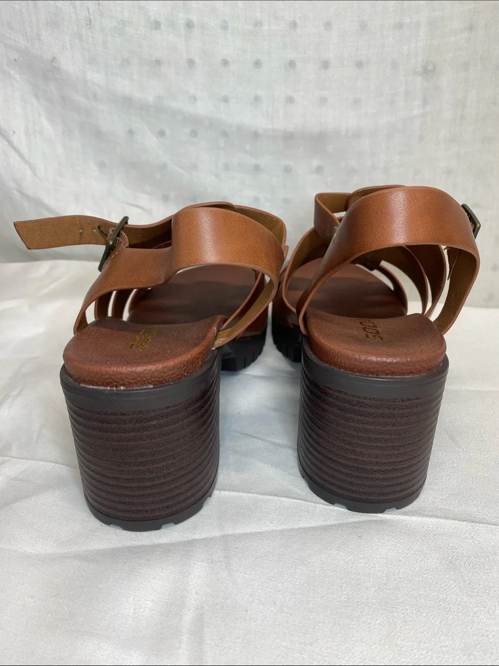 Soda Shoes EMI Women’s Brown Lug Sole Chunky Platform Heel Sandals 9.5